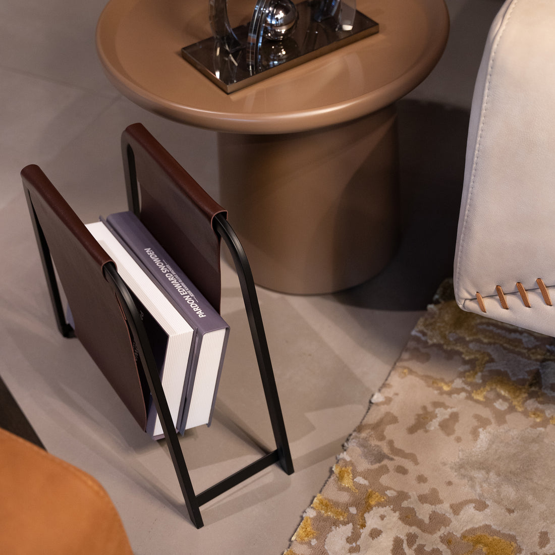 Modern Magazine Holder