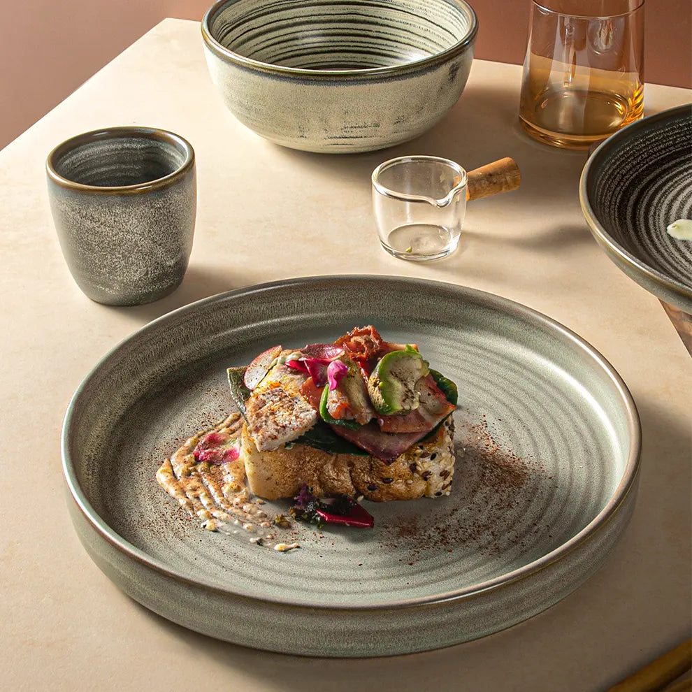 Flare Collection - Raised Rim Round Plate