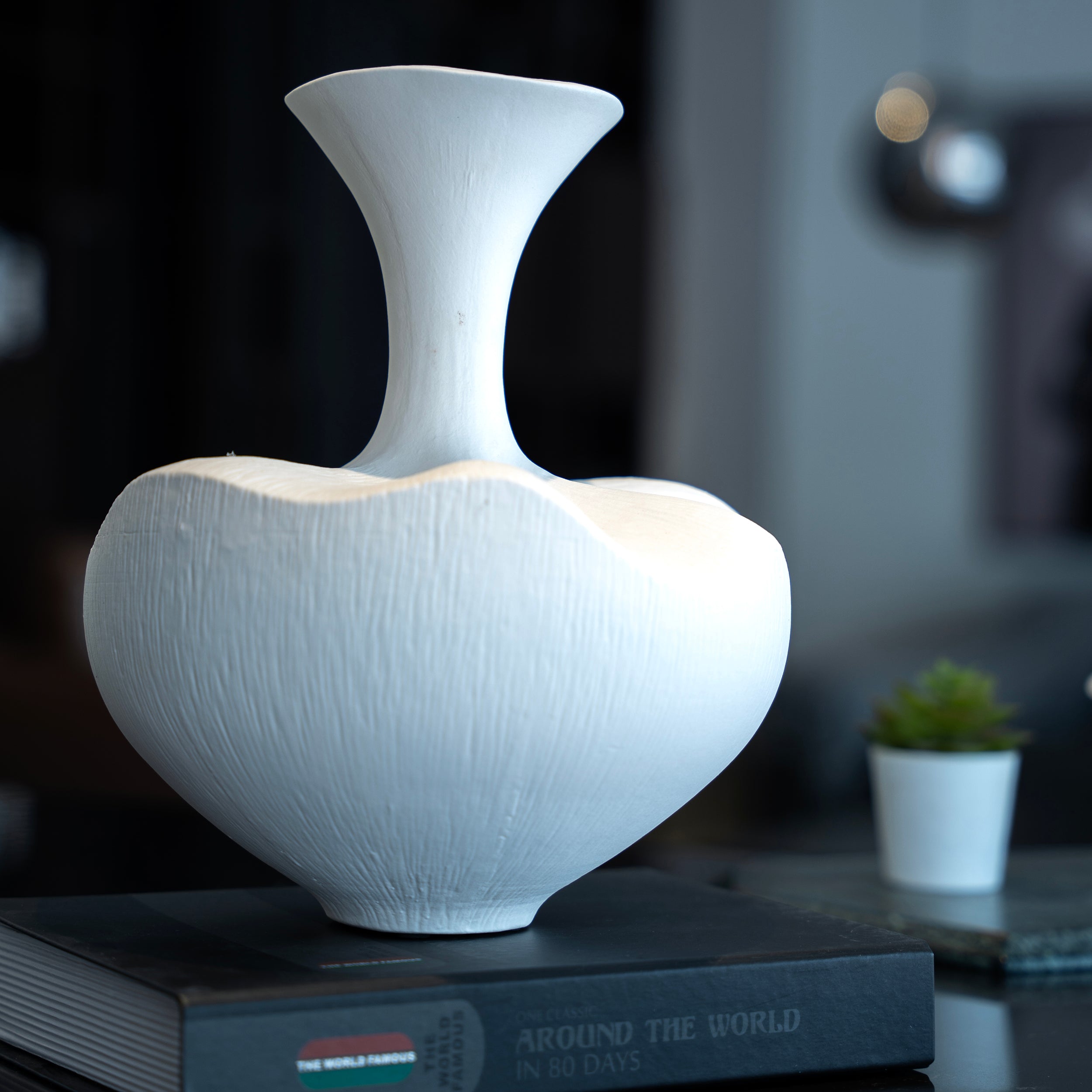 Serenity Curve Vase