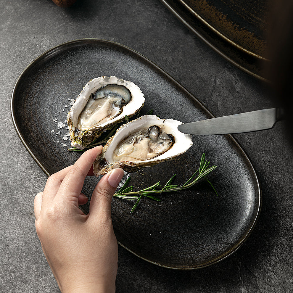 Onyx Collection - Oval Coupe Plate